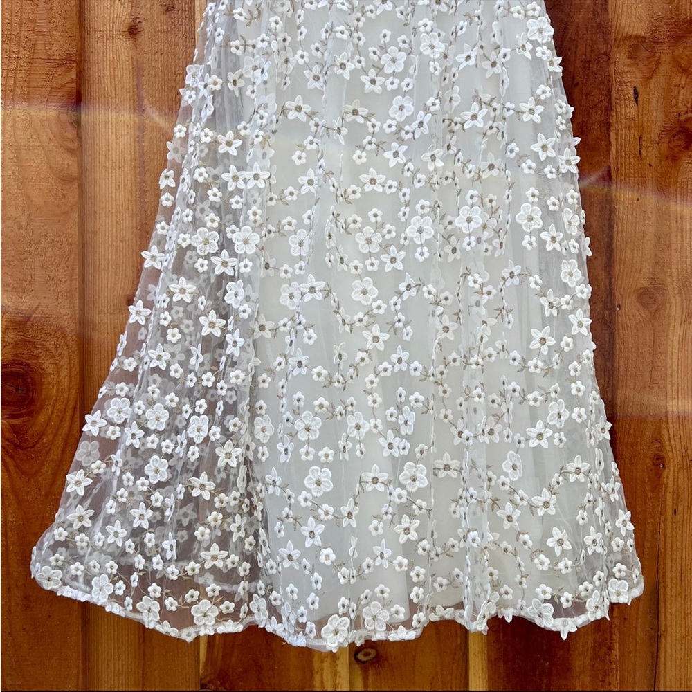 White and Sheer 3D Tulle Floral Applique Bustier Midi Dress 🌿 - Picture 6 of 13